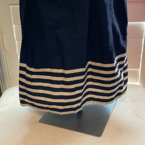 Chic Navy Dress with White Stripes - Picture 4 of 11